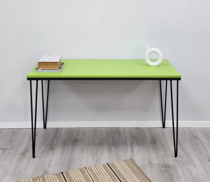שולחן עבודה ירוק
